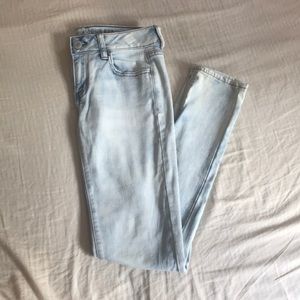 American Eagle white denim washed jeans